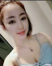 츾